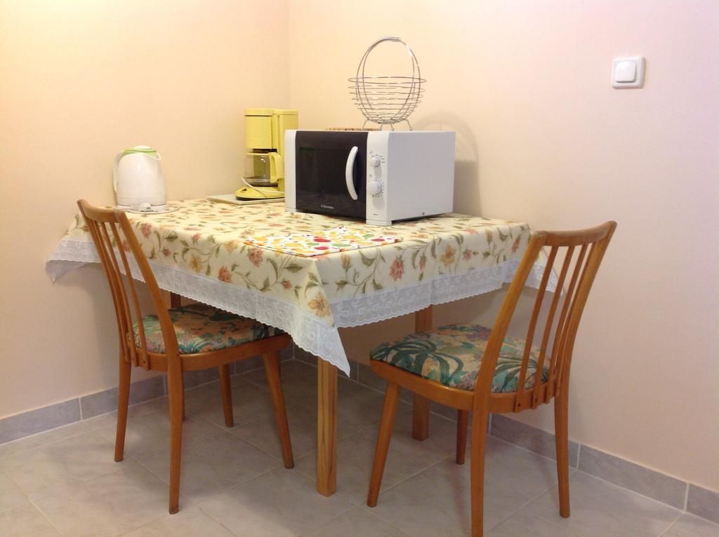 Honved Apartmanhaz Heviz Bagian luar foto