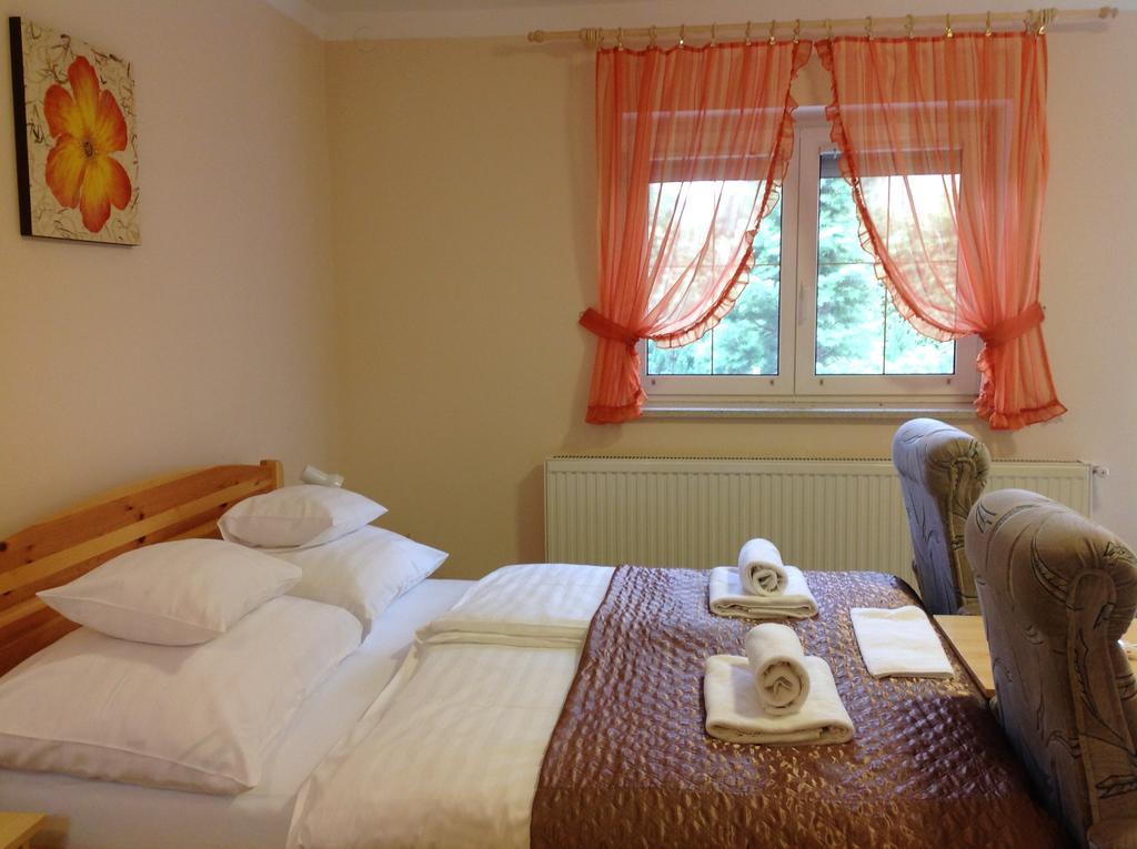 Honved Apartmanhaz Heviz Bagian luar foto