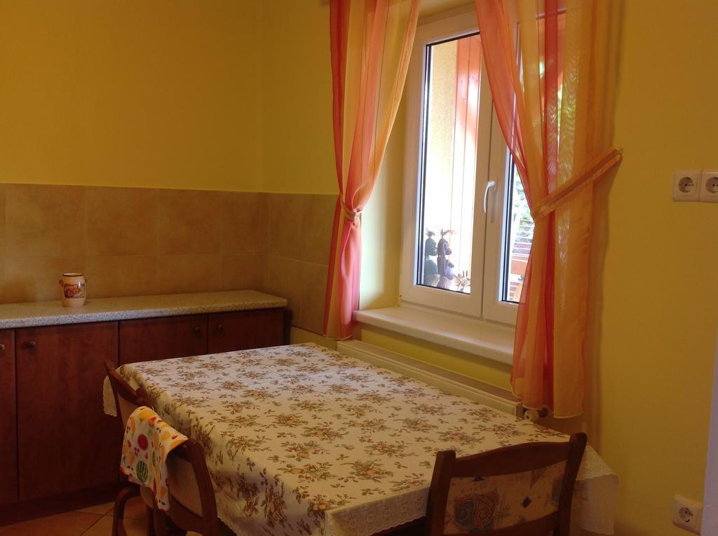 Honved Apartmanhaz Heviz Ruang foto