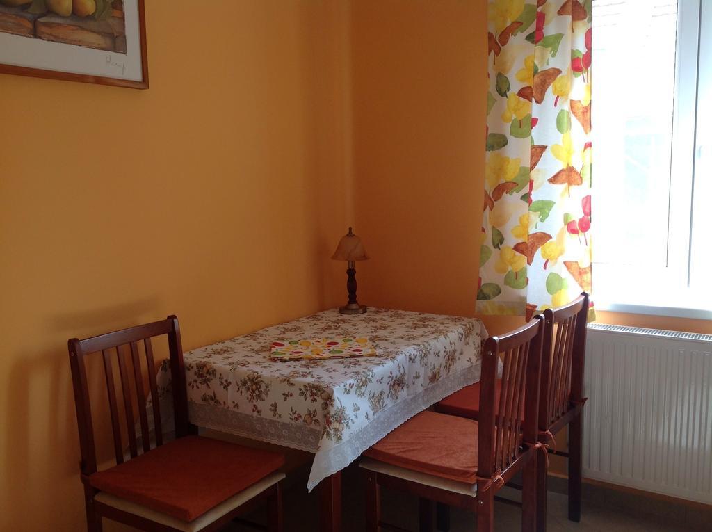 Honved Apartmanhaz Heviz Ruang foto